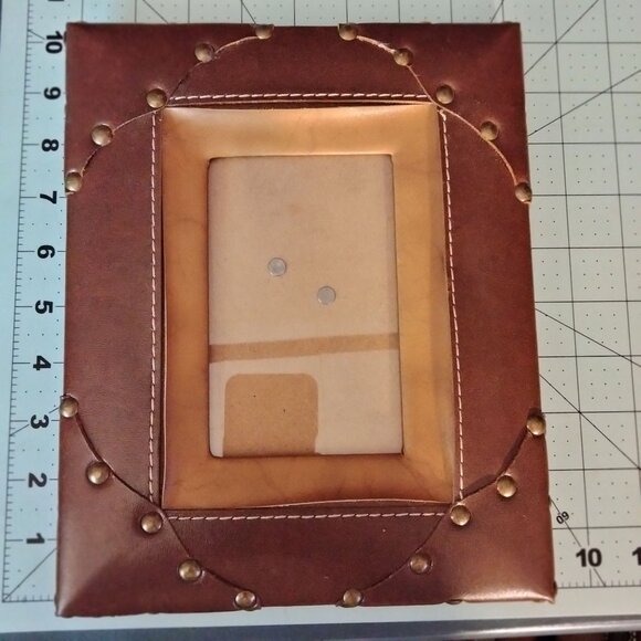 Leather Picture Frame Brass Studs Stand 4x6 Photo Western Lodge Desktop Table - Picture 4 of 8